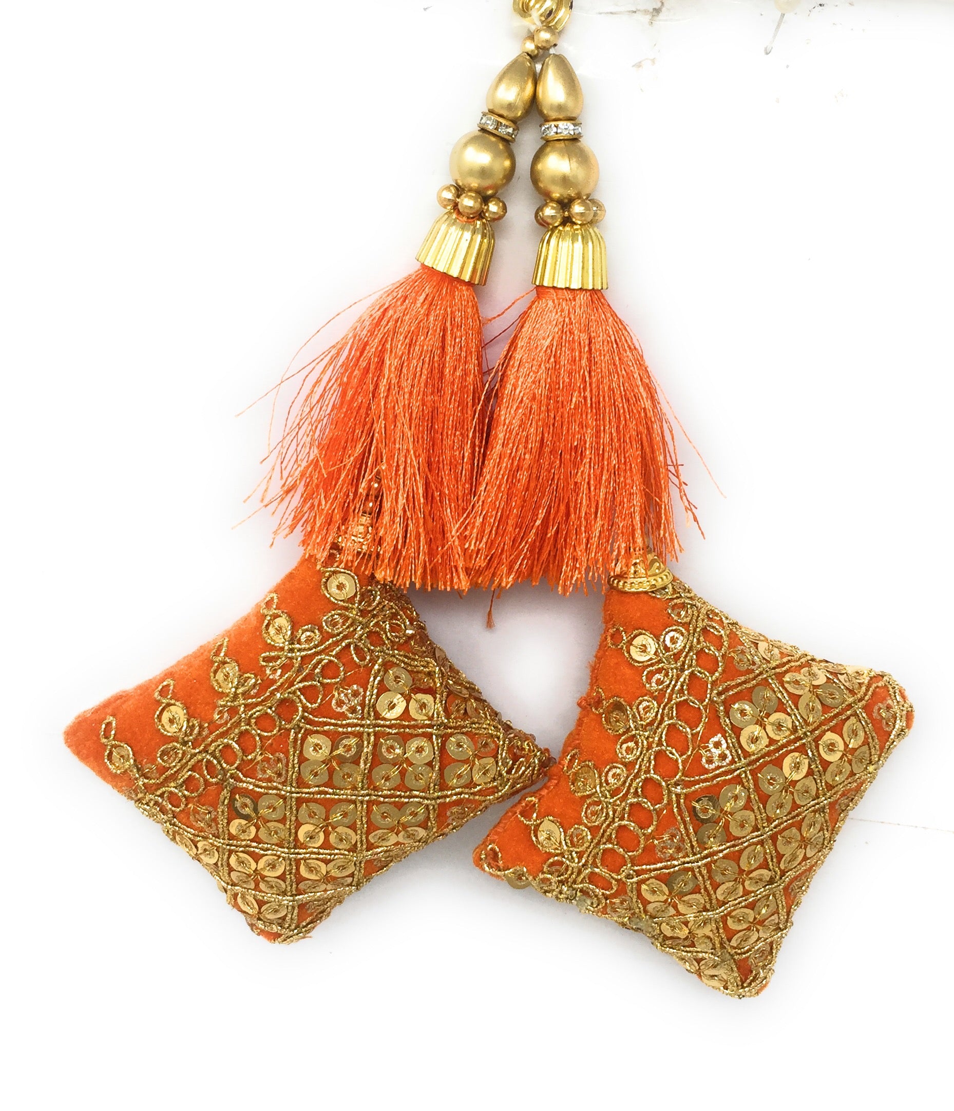 Golden Saree Tassel at Best Price in Mumbai, Maharashtra | Bharat Trading